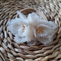 Witte bloemen ~ haarbandje