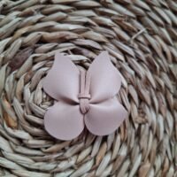 Oud roze vlinder alligator clip